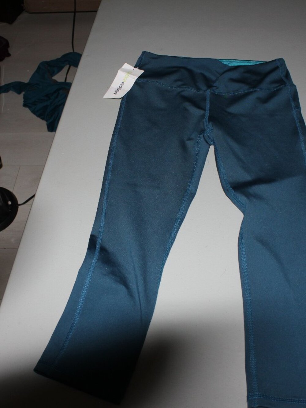 Teal Markia Sport Capris Size Small